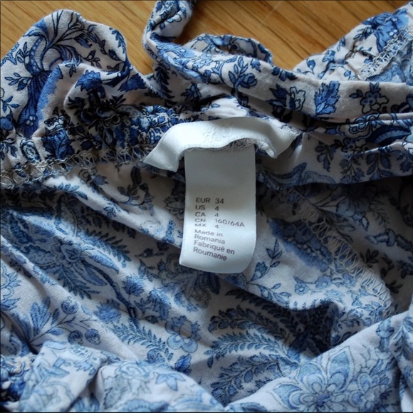 H&M Womens Romper White Blue Floral Smocked Waist Tie Shoulder - Picture 5 of 5